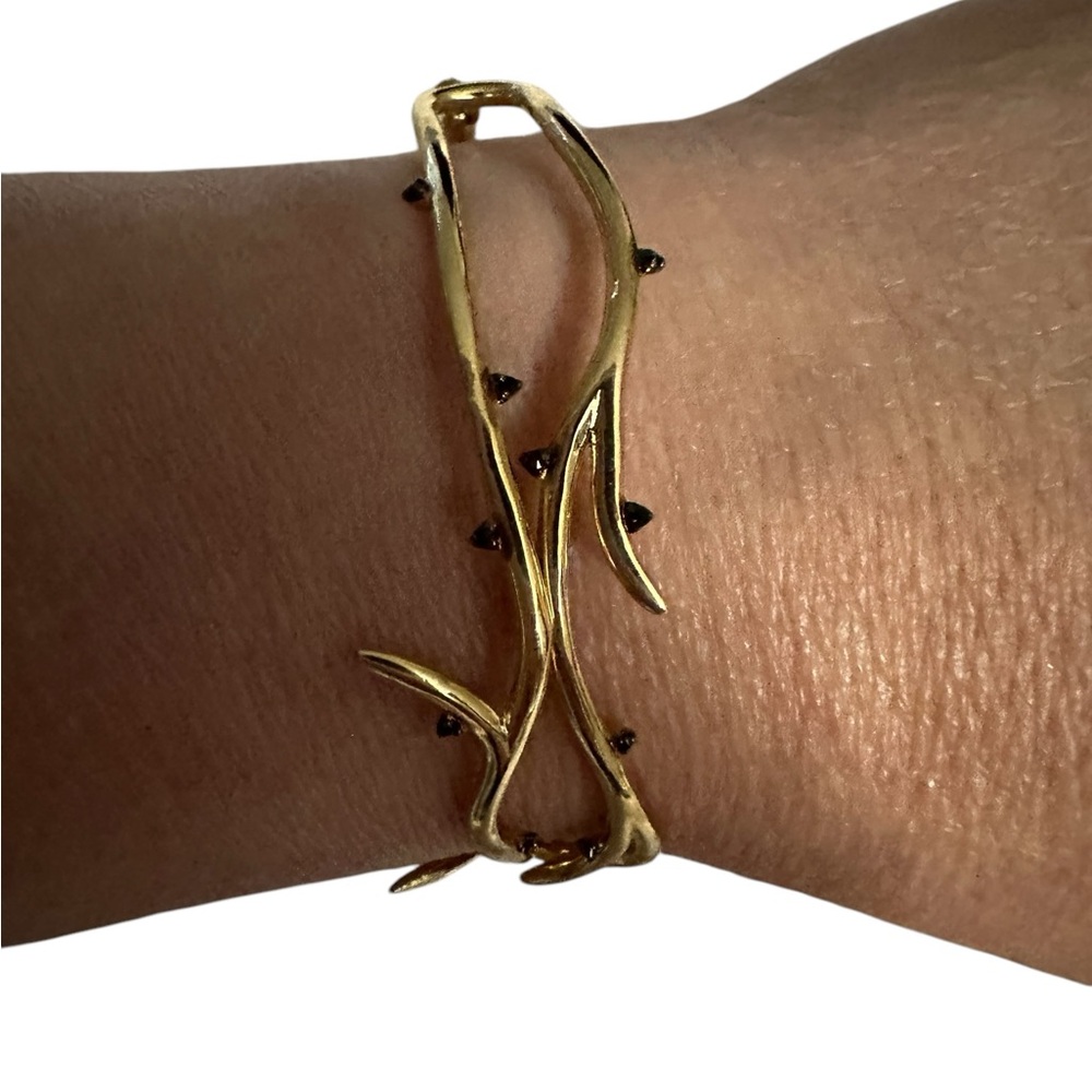 NWOT nOir Jewelry Beloved Adjustable bracelet in Gold with hematite small stones - Picture 2 of 9